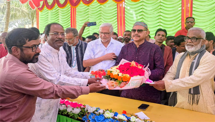 নবনির্বাচিত সংসদ সদস্য গোলাম মোহাম্মদ সিরাজকে অভিনন্দনে ধুনট নেতা-কর্মীরা